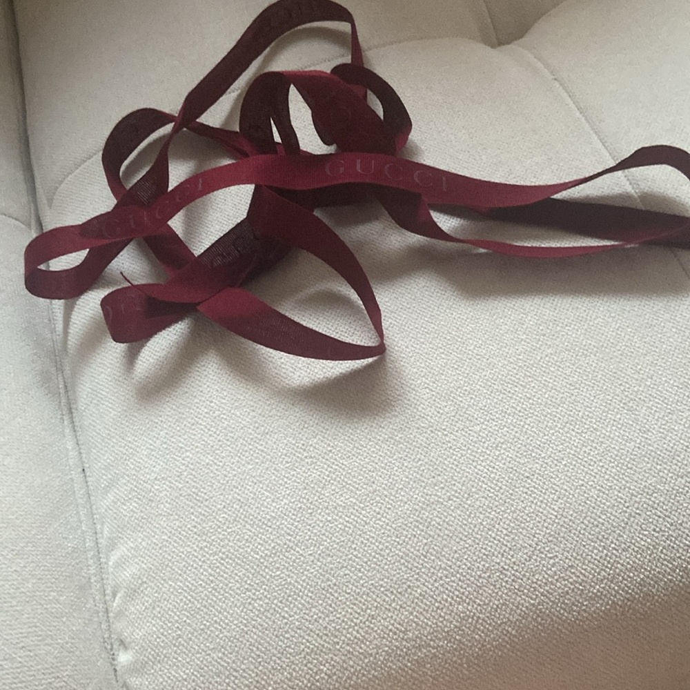 Gucci Ribbon Authentic  86” - Picture 2 of 3